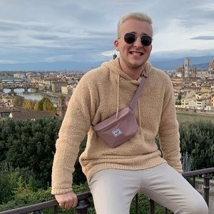 Meet your Posher, Tim